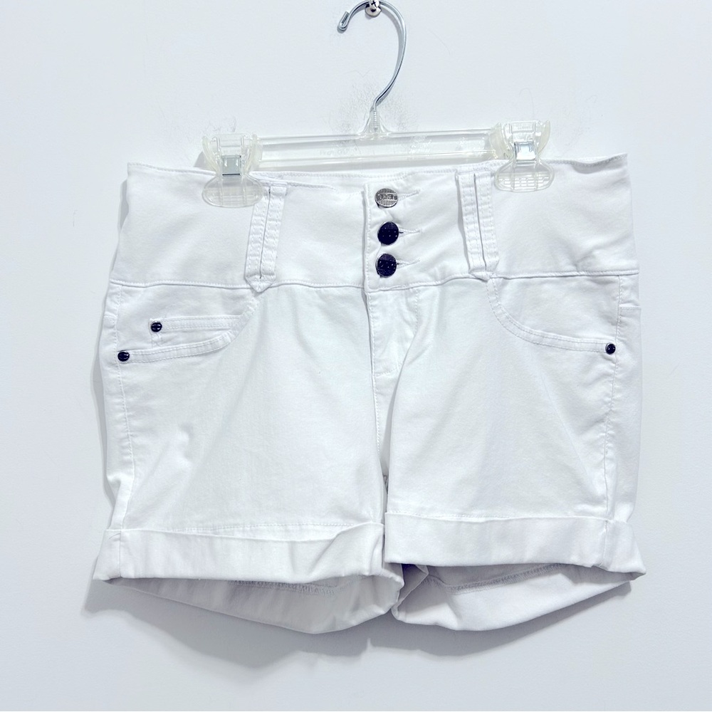 O.S.C Women’s Three Button Summer Beach White Flat Front Shorts